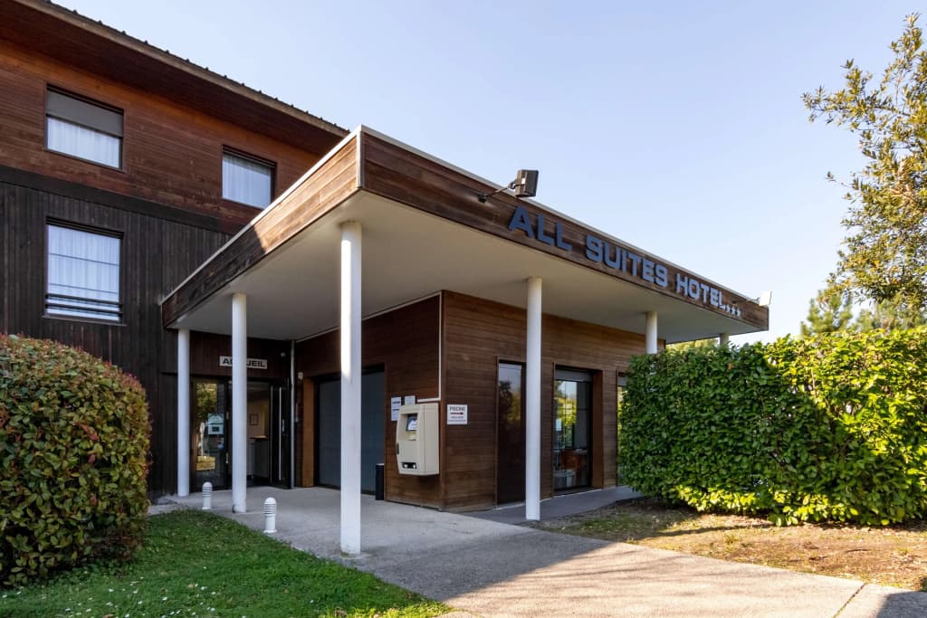 Hotel All Suites Le Teich - Photo 1