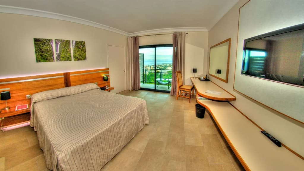 Hotel Bellepierre - Photo 2