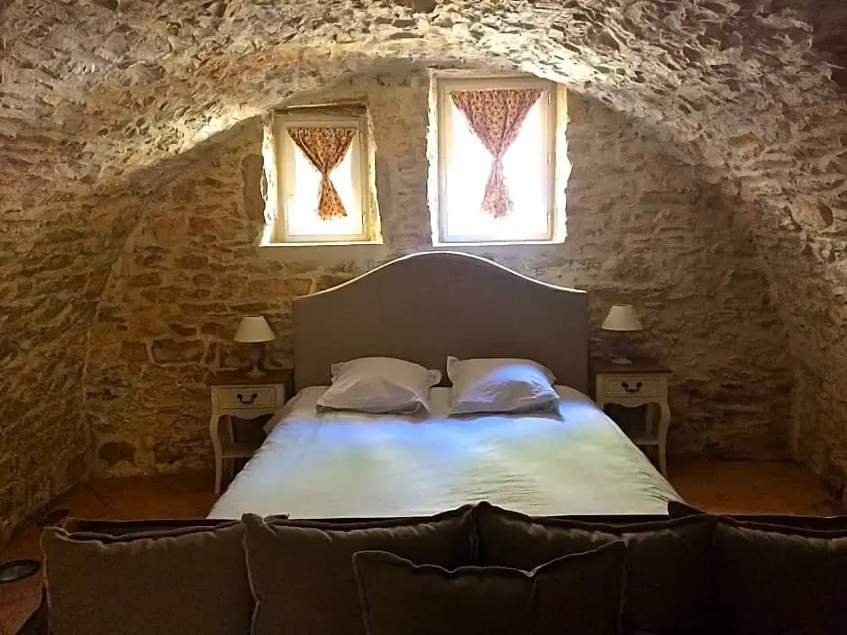 Locus Amoenus - Photo 4