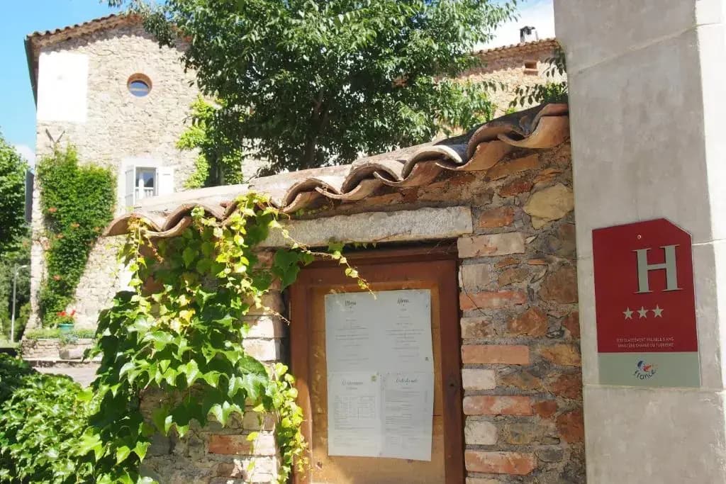 Le Pradinas - Photo 1