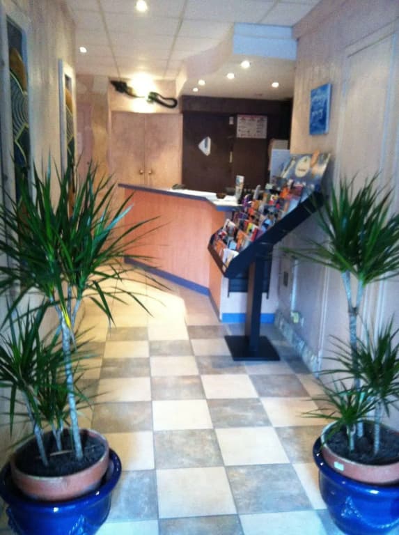 Hôtel Courbet - Photo 2