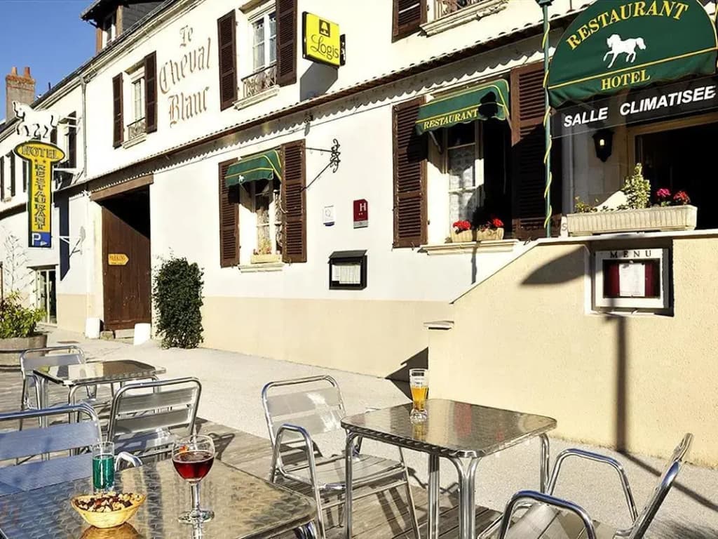 Hostellerie du Cheval Blanc - Photo 2