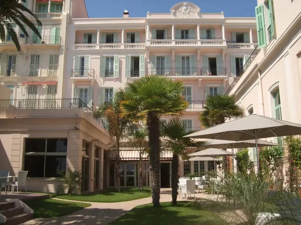 Hôtel Vacances Bleues Le Balmoral - Photo 1