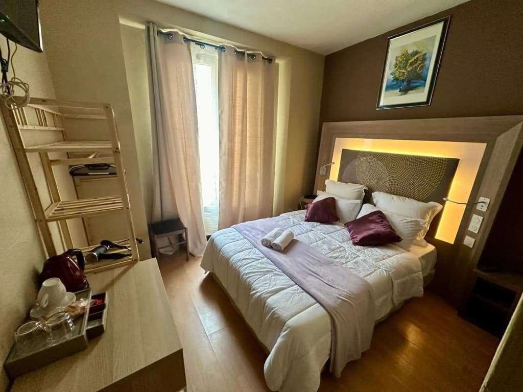 Hotel Victor Hugo - Photo 4