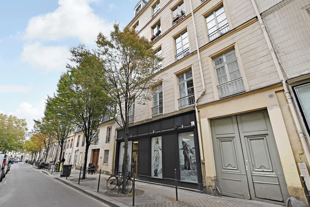 Charming Appt- 4p/1br- in the Heart of the Marais - Photo 1