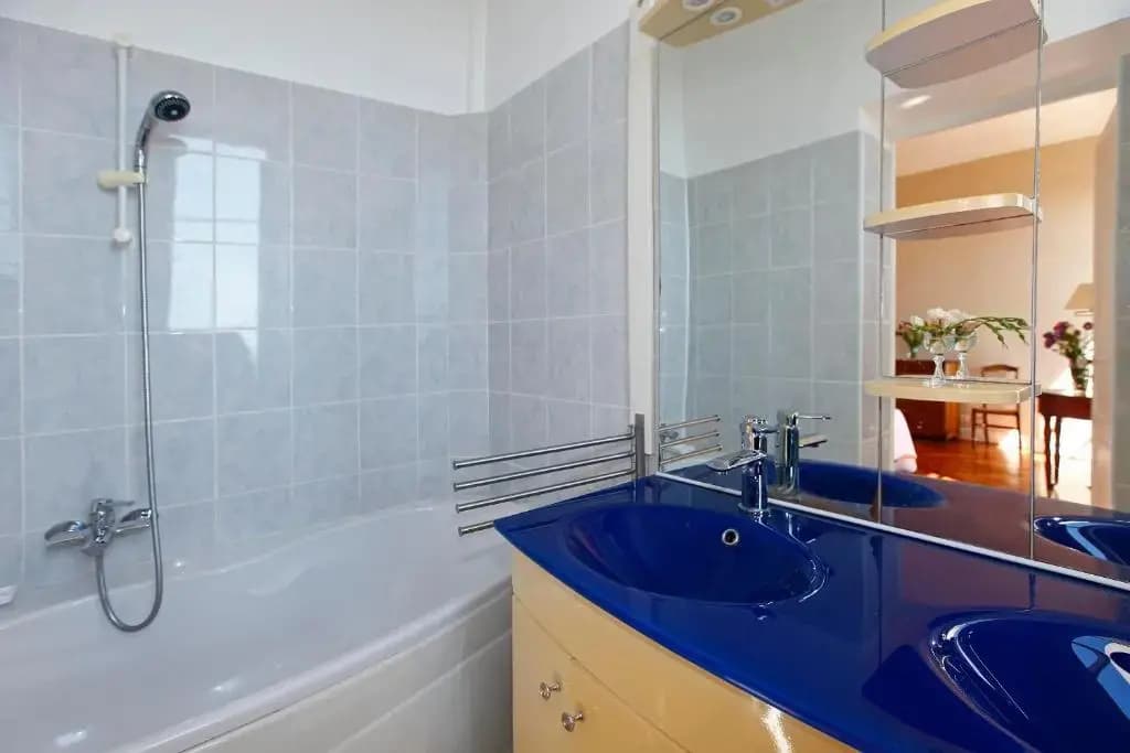 Magnifique appartement d'époque avec Vue Mer 4 personnes avec terrasse Le Port Nice - Miniature 8