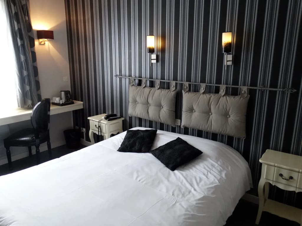 Hotel Le Castel Fleuri - Photo 2