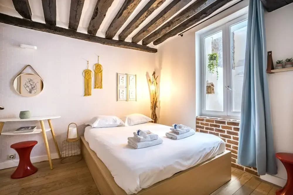 Chic Apartment With Patio - 2br/6p - Le Marais - Photo 4