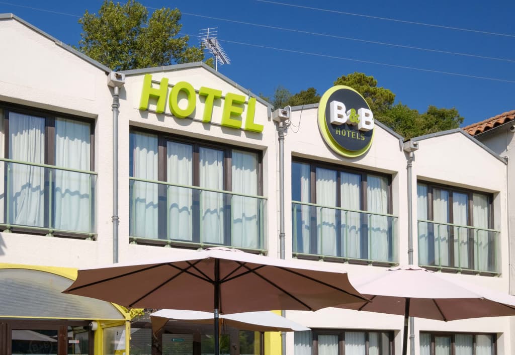 B&B HOTEL Villeneuve-Loubet Village - Photo 1