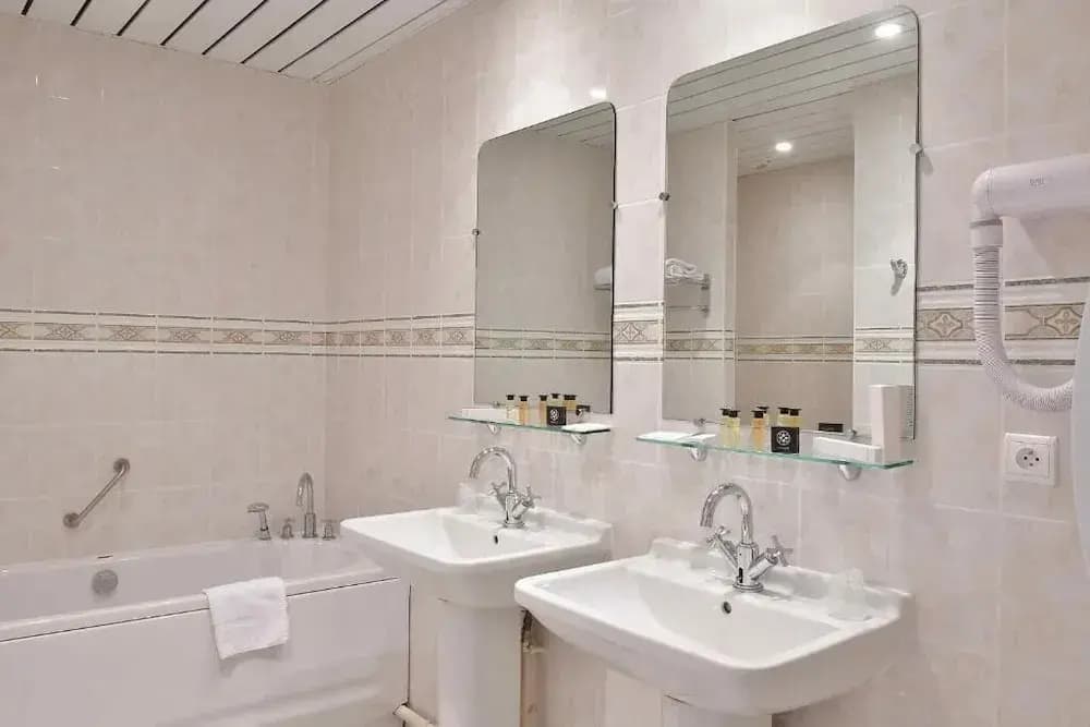 Hotel Castel Jeanson - Miniature 8