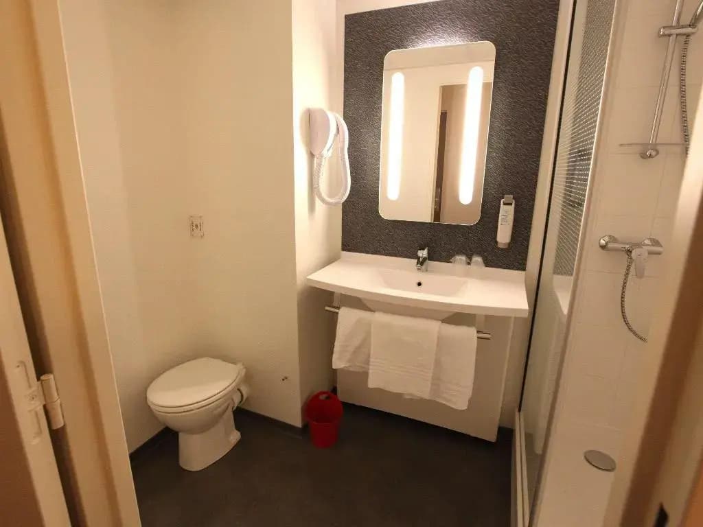 ibis Aurillac - Miniature 7
