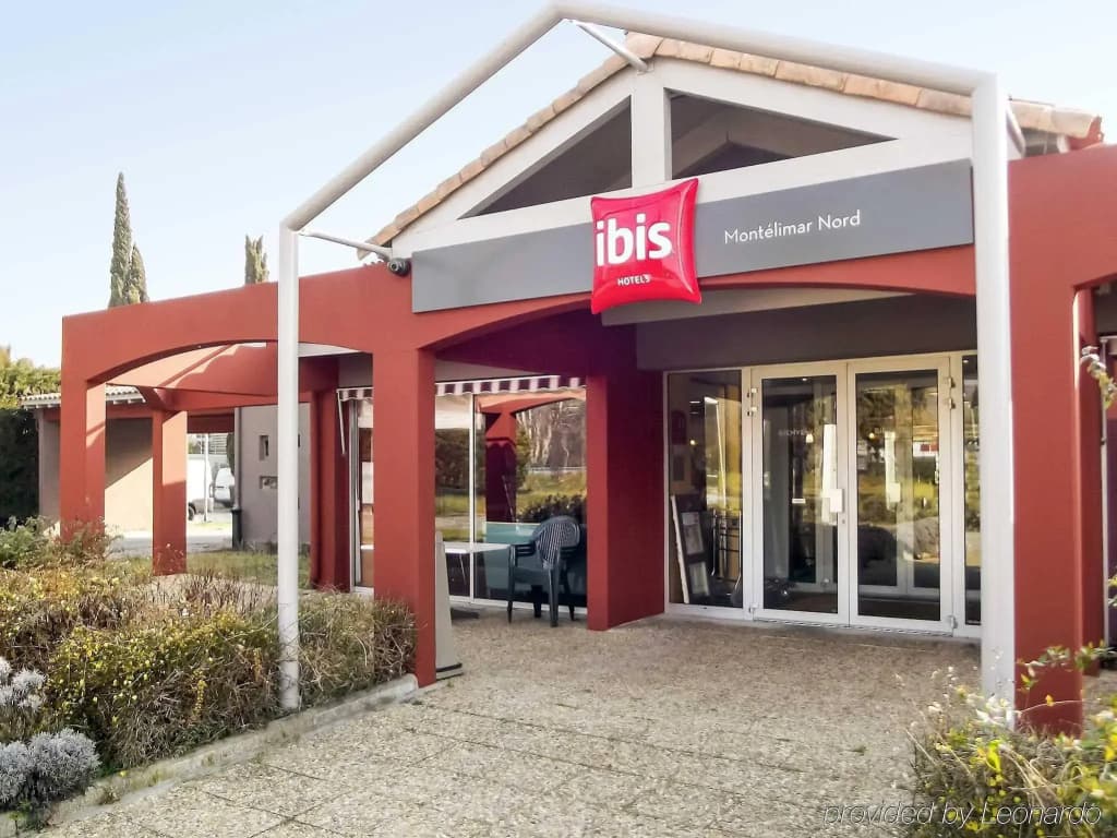 ibis Montelimar Nord - Photo 1