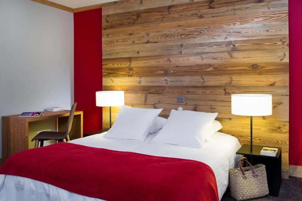 Hillary Hotel - Photo 4