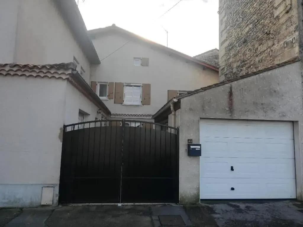 Appartement T2 dans le centre ville d'Angoulême - Photo 1