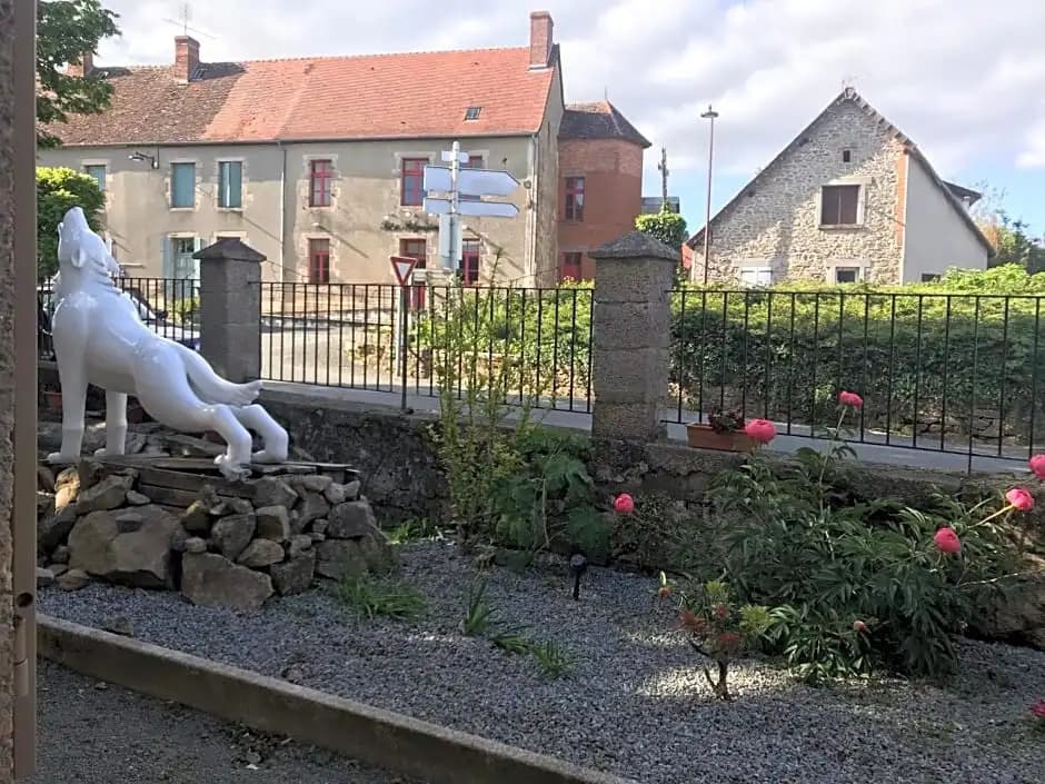 La fontaine aux loups - Photo 1
