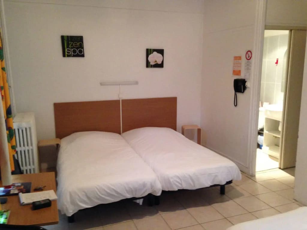 Hôtel Les Colombes - Photo 3