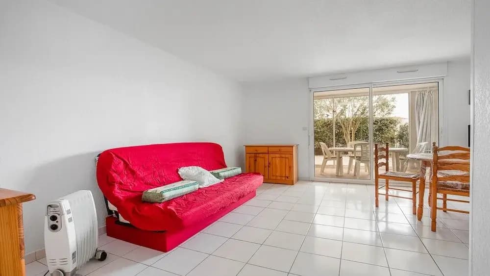 Charming Coastal Escape in Agde - Photo 4