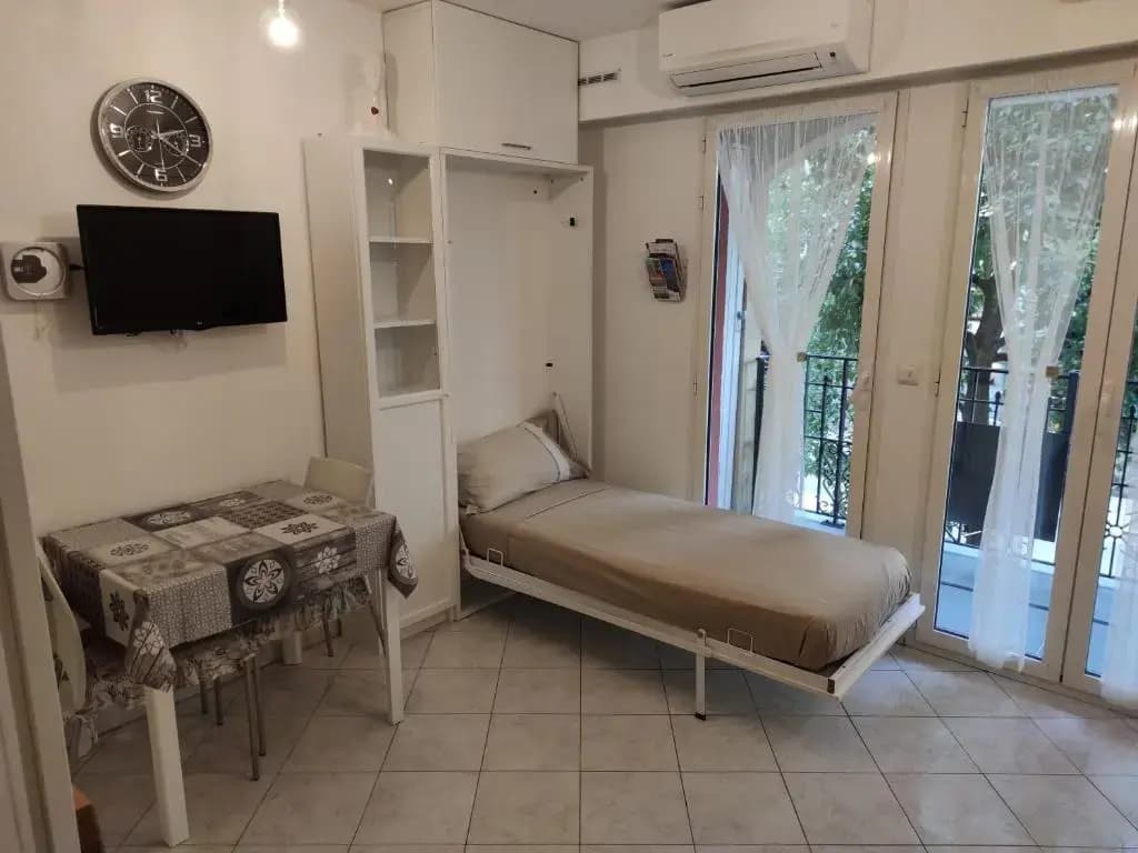 Sharon Apartment in Victoria Beach - Photo 1