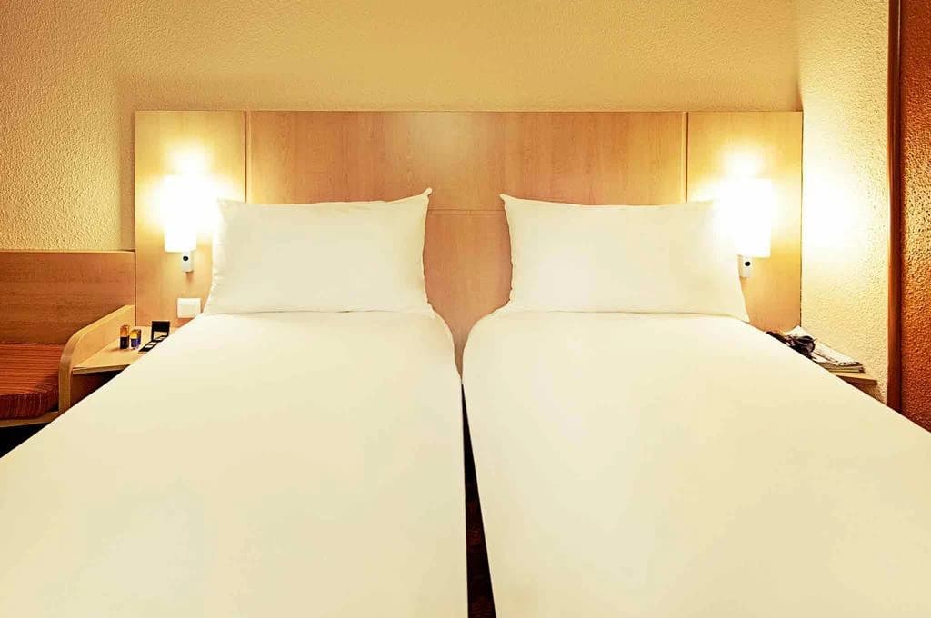 ibis Issoire - Miniature 6