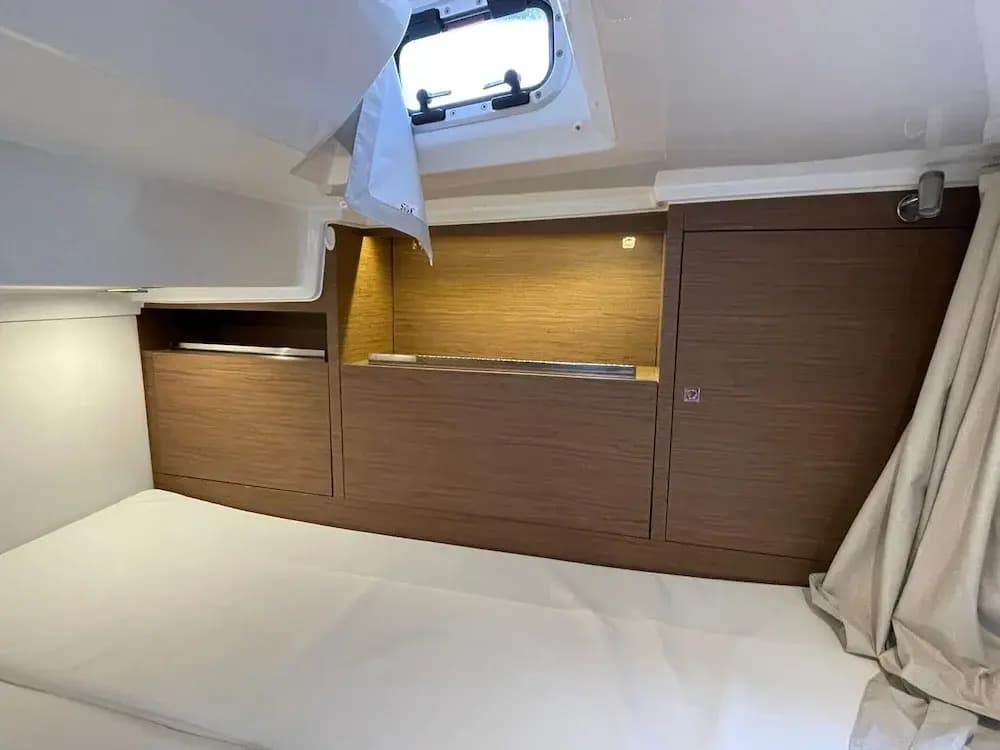 Attractive Yacht With Roof Terrace - Miniature 6