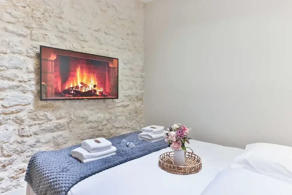 Peaceful Apartment in Eiffel Tower - Photo 2