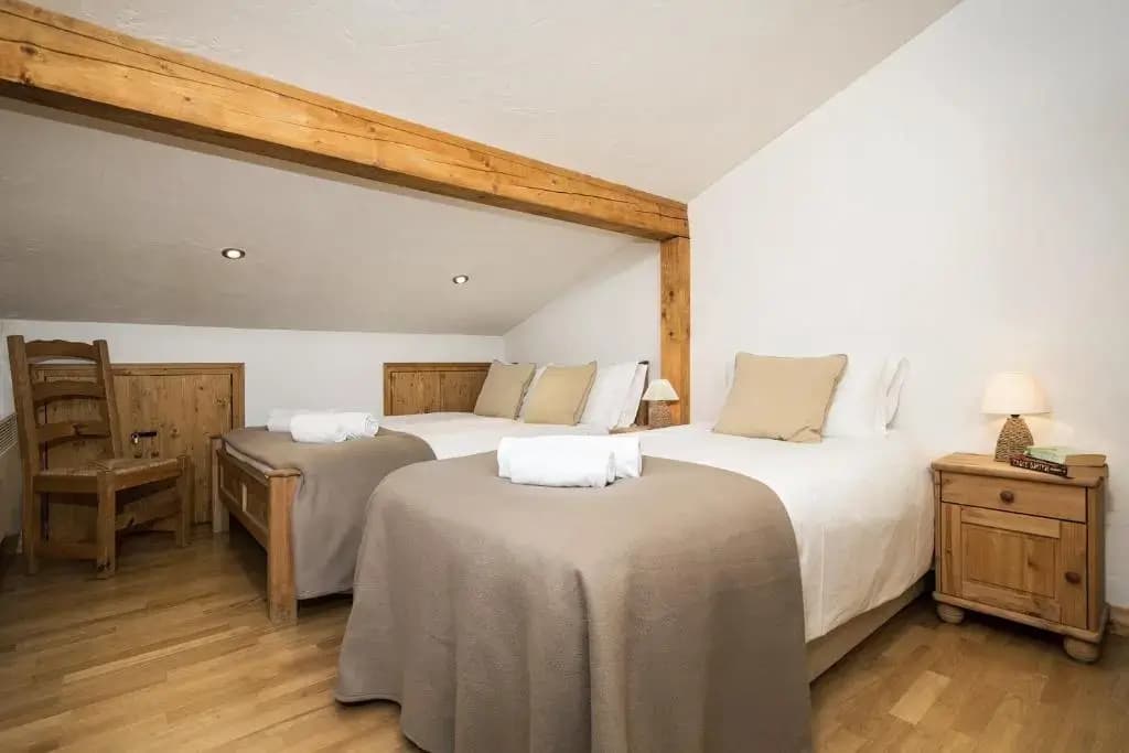 Apartment Chamouny -Chamonix - Sleeps 10 - Photo 2