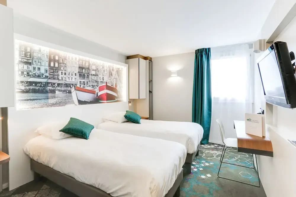 Brit Hotel Caen Nord - Mémorial - Photo 4