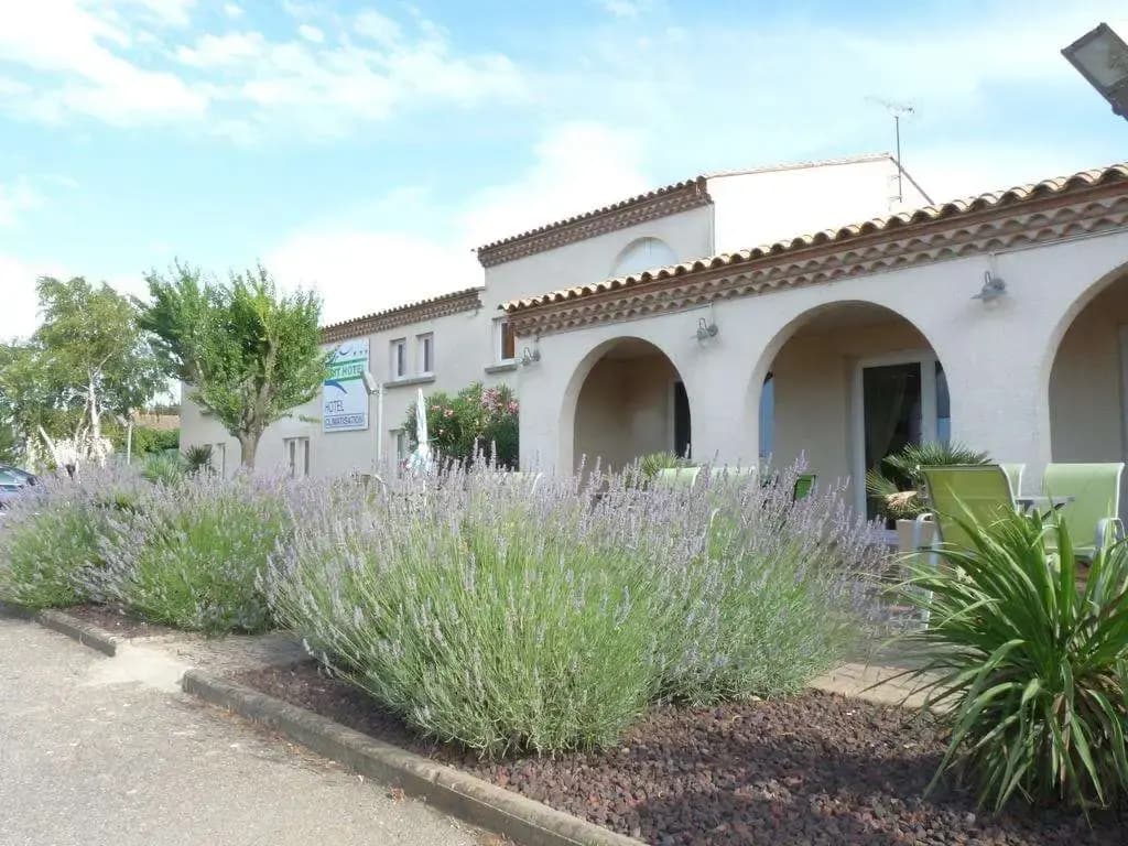 Brit Hotel Bosquet - Photo 1