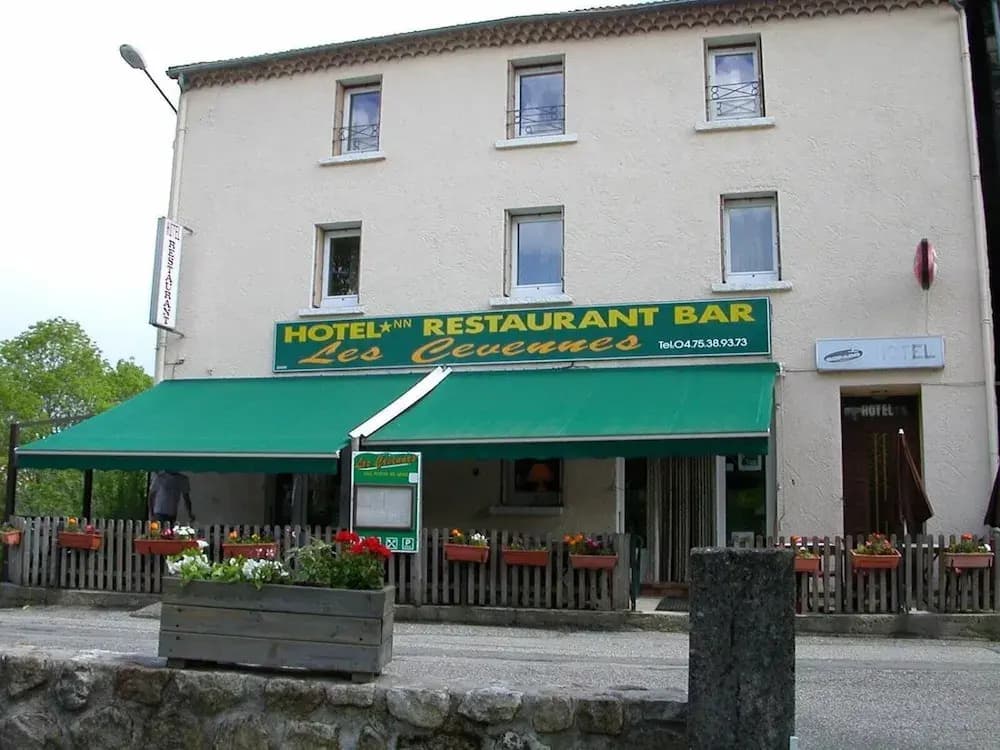 Hôtel Les Cévennes - Photo 1