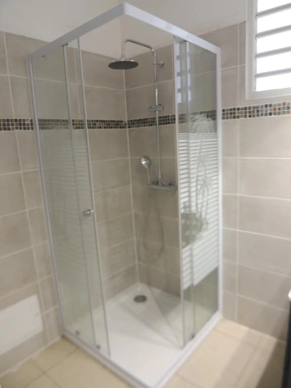 Appartement de 3 chambres avec piscine partagee jardin clos et wifi a Bouillante a 1 km de la plage - Miniature 8