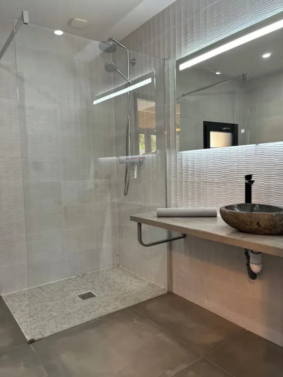 Chalets Perce Neige & Jacuzzi privatif - Miniature 8