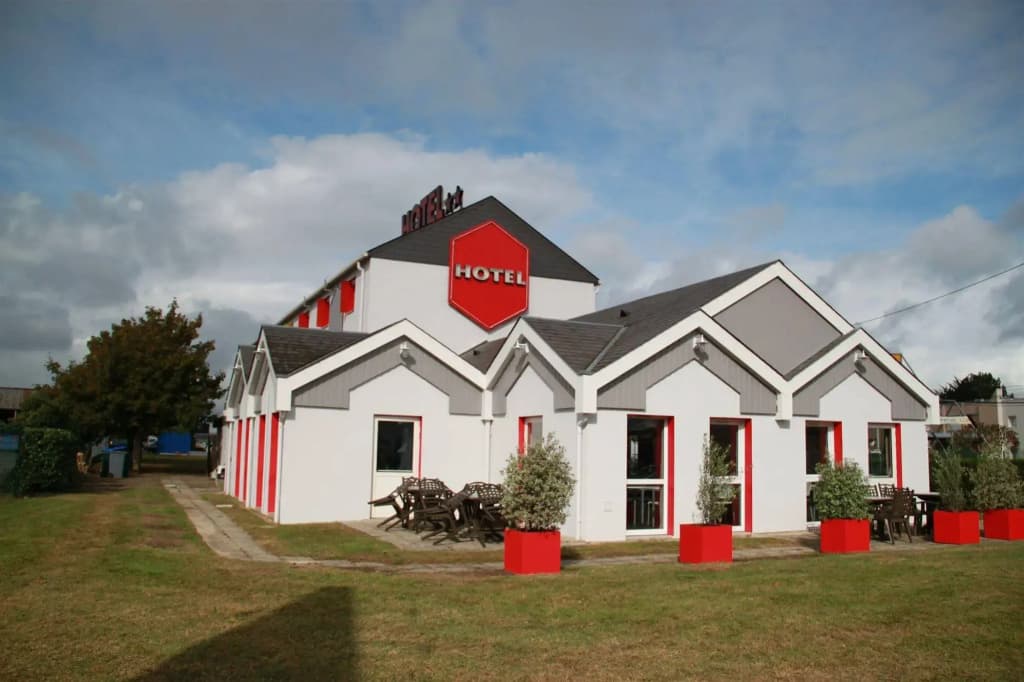 Sure Hotel by Best Western Nantes Saint-Herblain - Photo 1