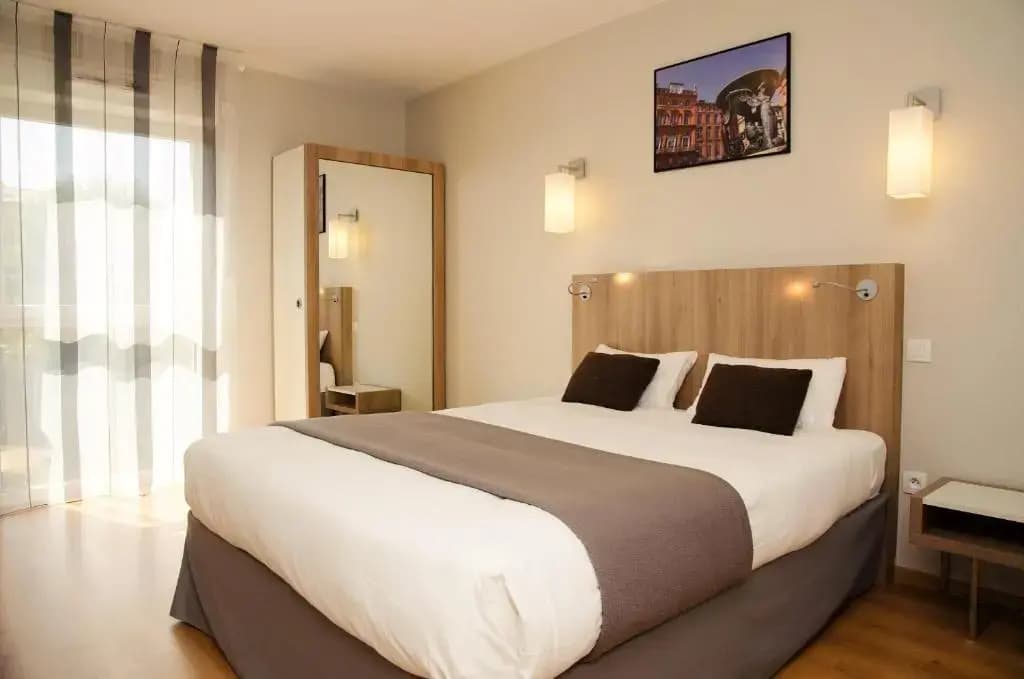Lagrange Apart'HOTEL Toulouse Saint Michel - Miniature 6