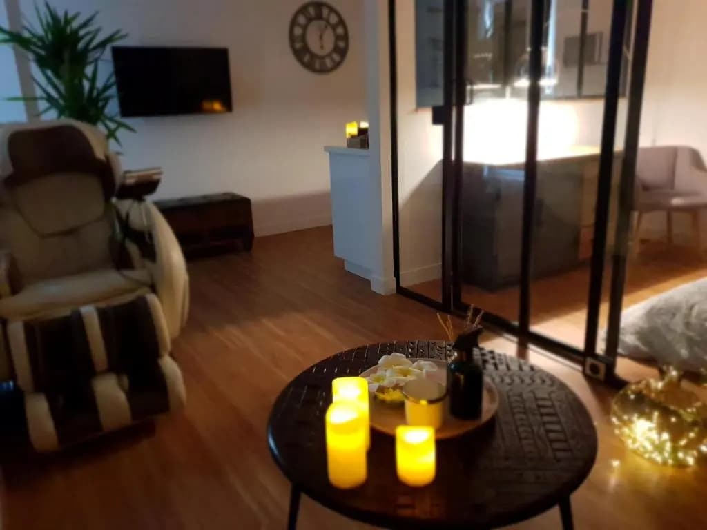 Suite room jacuzzi sauna privatif illimité Clisson - Miniature 7