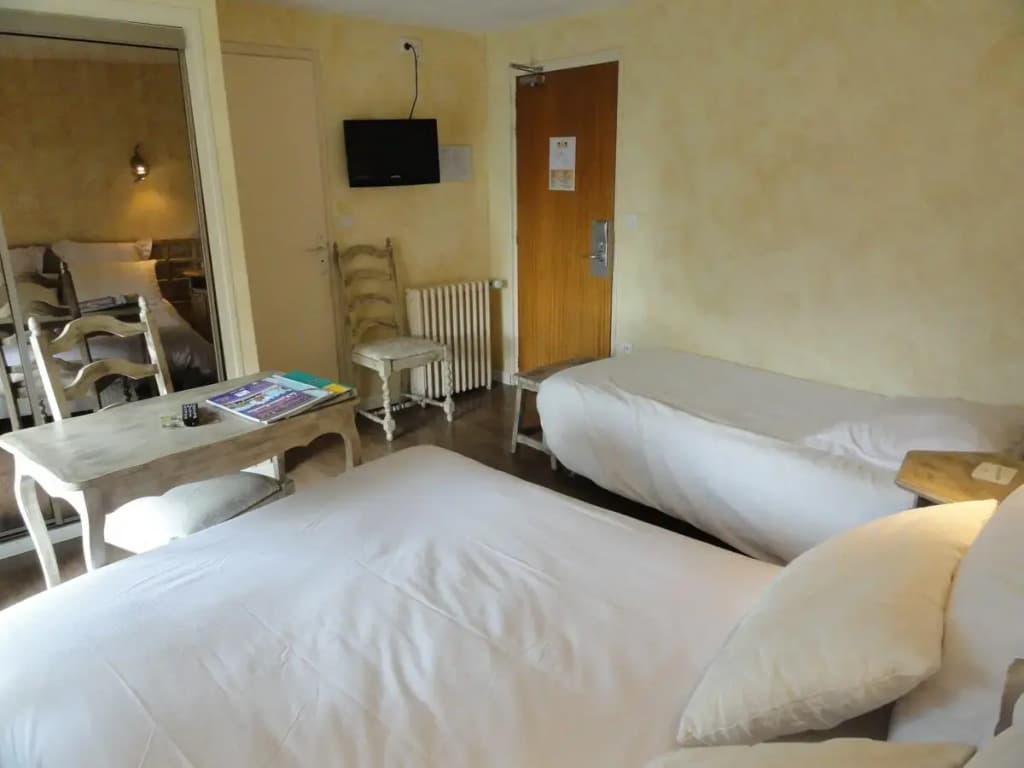 Hotel Planes - Photo 5