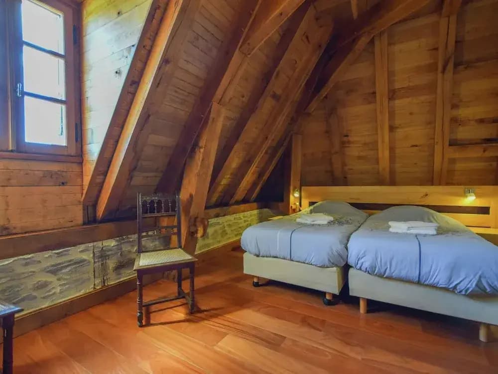 Elegant Countryside Retreat - Photo 4