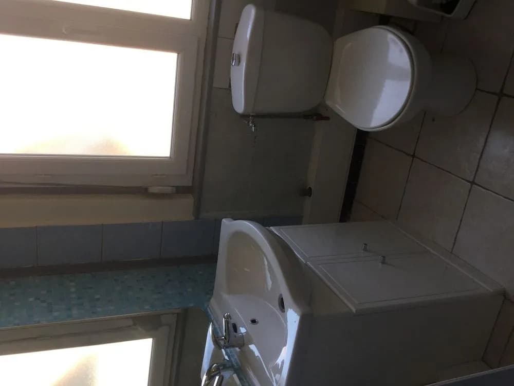 Auberge Riva Bella - Hostel - Miniature 8