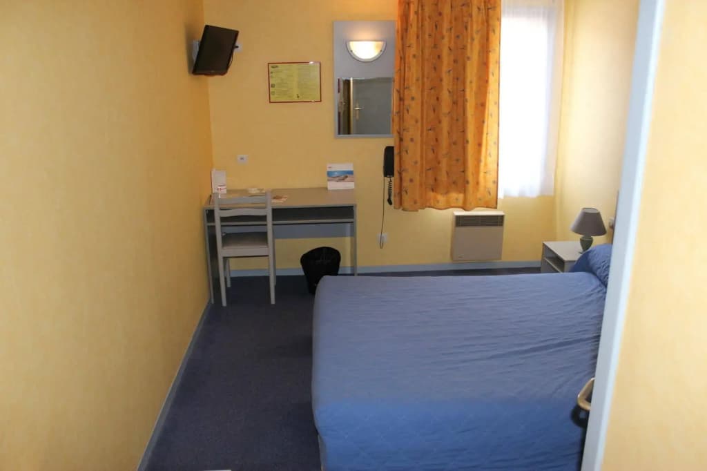 Crau Hotel - Photo 3