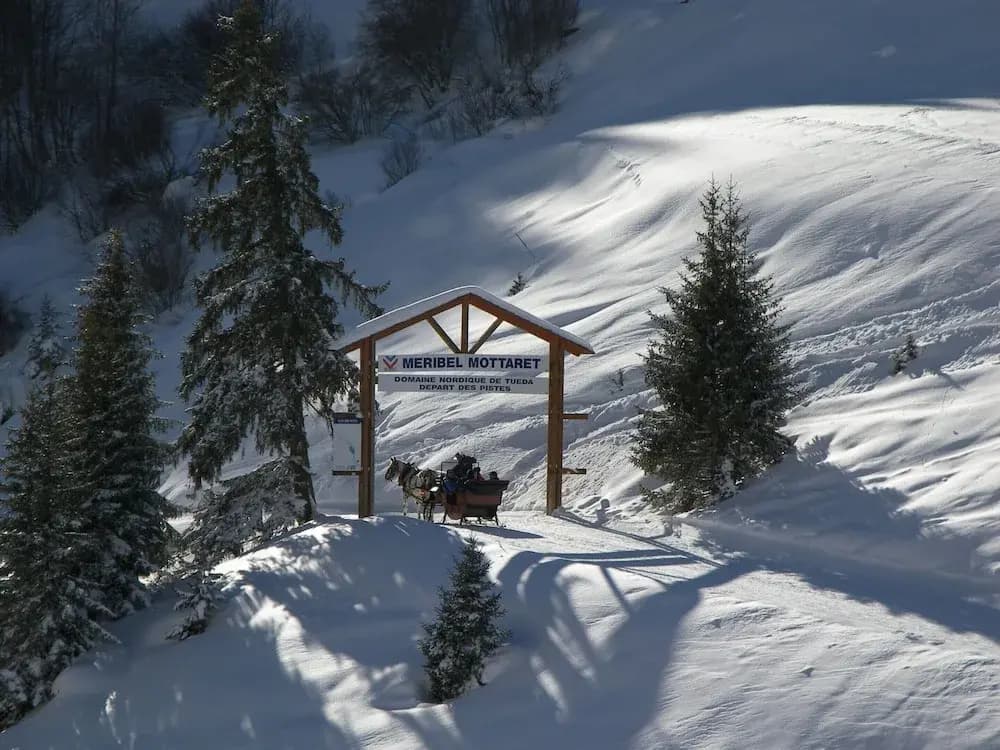 Stylish Apartment in Meribel - Miniature 7