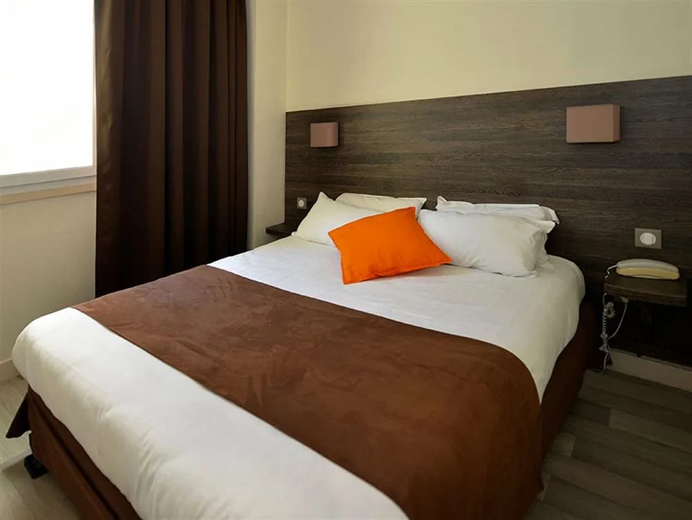 Garden Hotel - Photo 5
