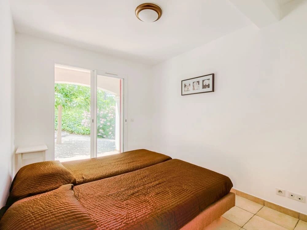 Villa in Le Muy With Private Pool & Forest - Photo 5