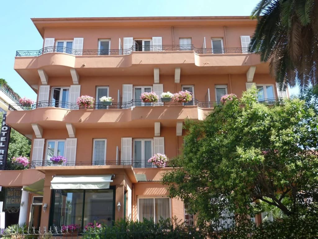 Hotel Regina Cannes - Photo 1