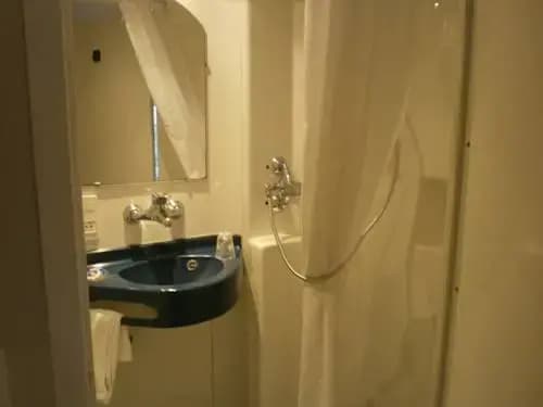 Fasthotel Toulon - Photo 1