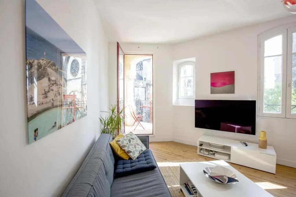 Place Saint Michel Apartment - Photo 1