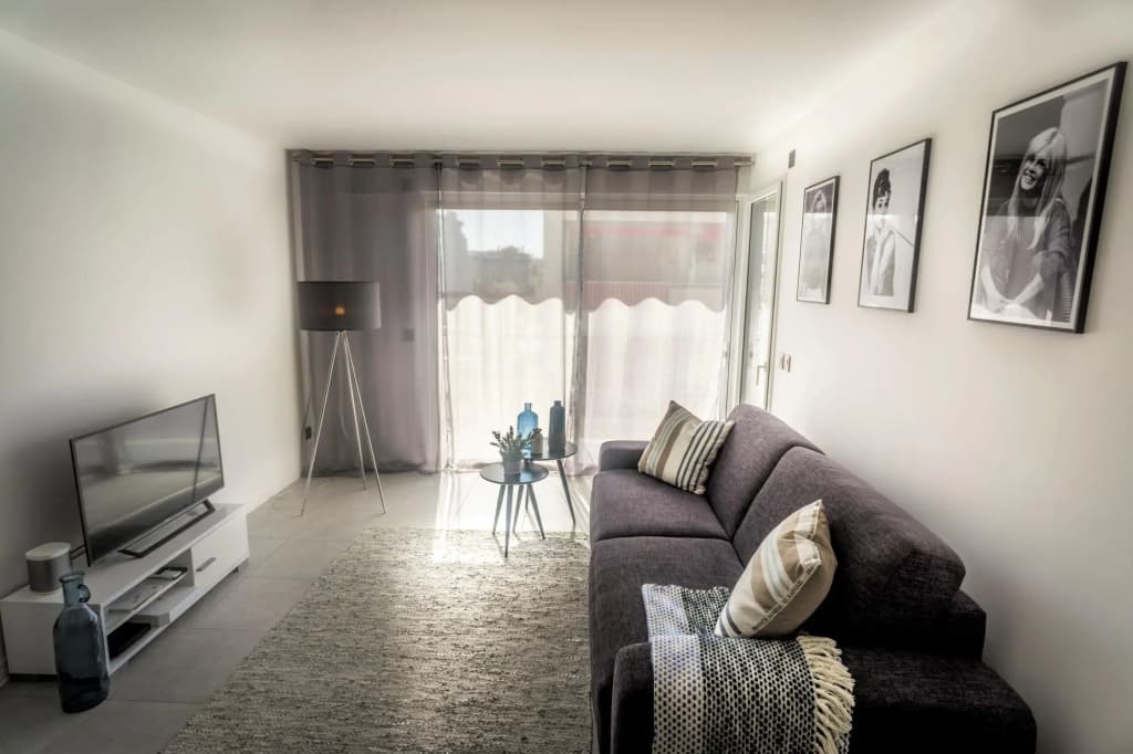 Modern 1 Bed Apartment in Prestigous Area of Cannes a Short Walk to the Croisette and the Palais - 1903 - Photo 5