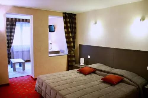 Hôtel Le Commerce - Photo 2