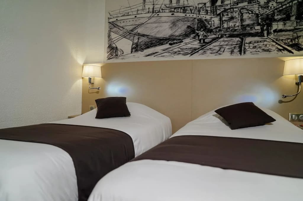 Hôtel Kyriad Lille Nord - Roncq - Photo 4