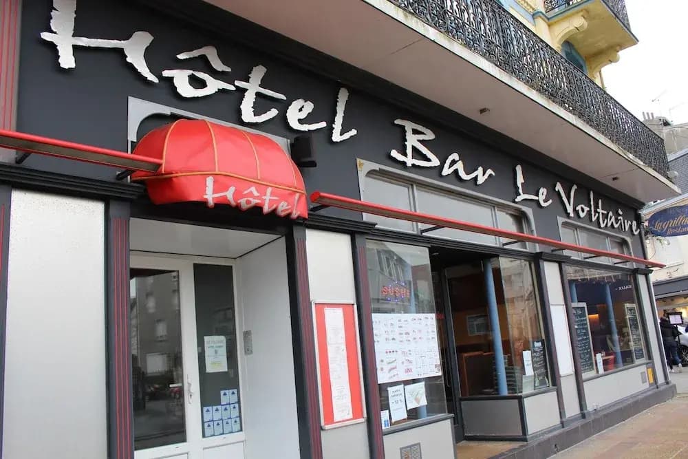 Le Voltaire - Photo 1