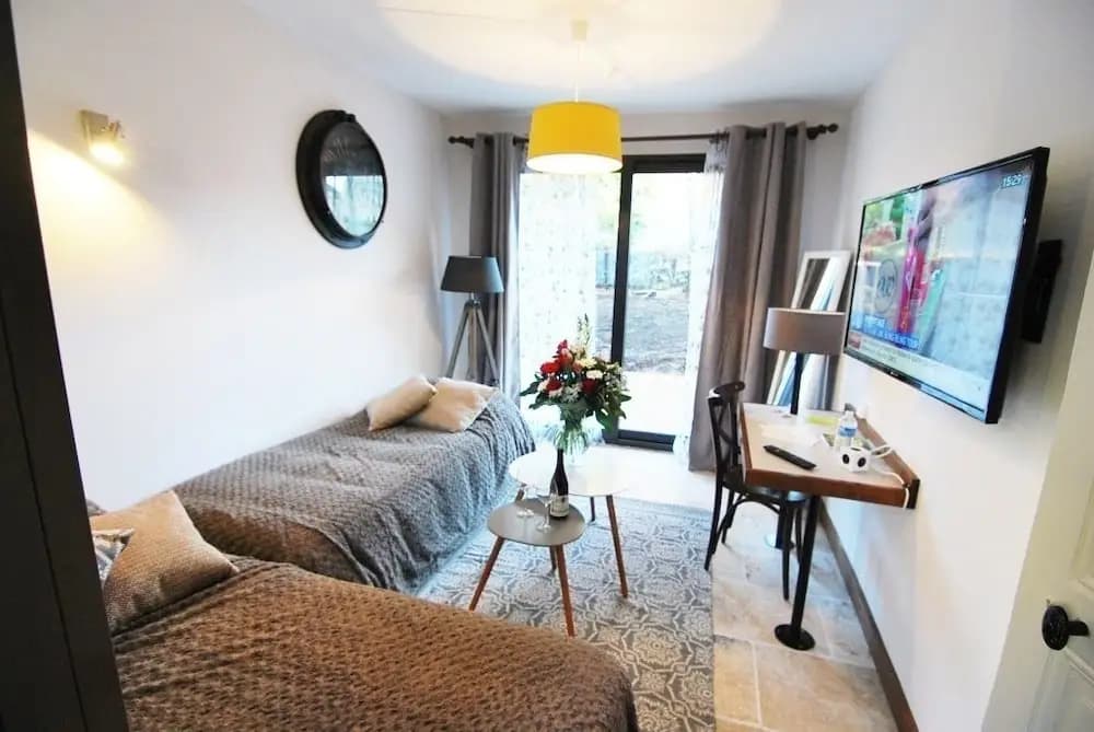 Appartements Pied à Terre, haut standing avec cuisine équipée et terrasse / Groupe HRM - Photo 5