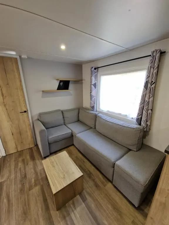 Bungalow neuf 3 chambres avec piscines partagées dans un camping-club vacances haut de gamme - Photo 2